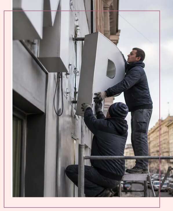 Изготовление и монтаж больших объемных букв в Выборге